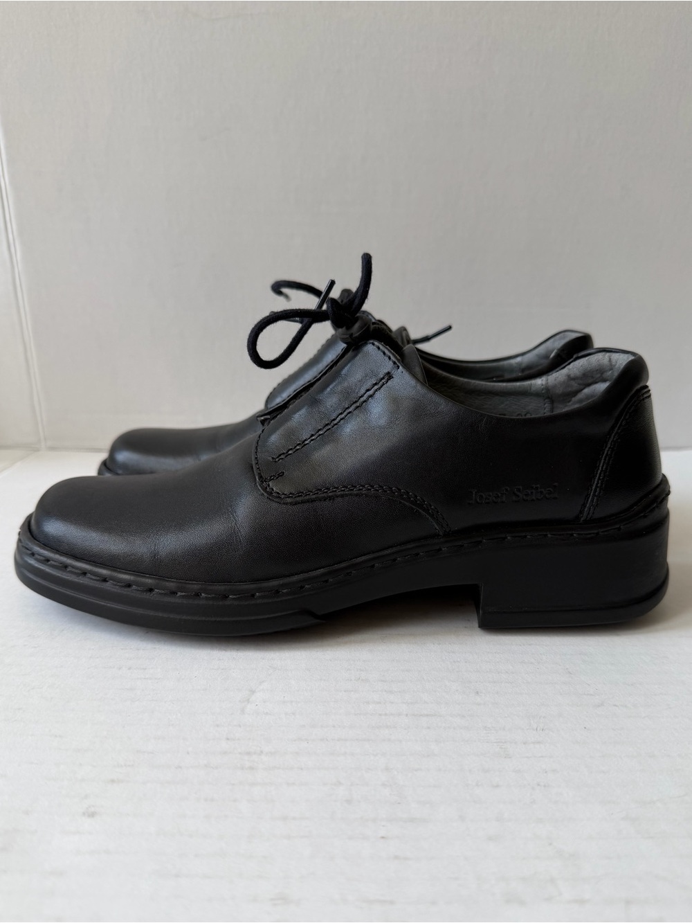Josef Seibel Black Leather Lace-Up Oxfords